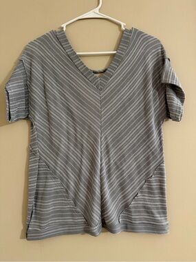 BKE V-Neck Open Back Top in Heather Gray